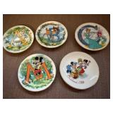 Disney alphabet, 1983 Christmas 3' plates (5)