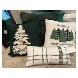 Holiday throw pillows (4)