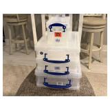 Plastic storage containers (4)