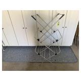 Folding drying rack