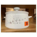 Noritake stoneware covered casserole dish