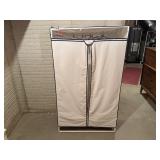 Portable wardrobe