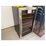Wine refrigerator