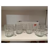 Storage bin, beer mugs (4)
