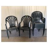 Plastic patio chairs (6)