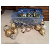 Jingle, Jingle, gold holiday decorations, floral