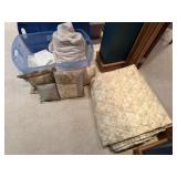 Queen bedding set, comforter, sheets, plush