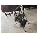 Hyper Tough folding step ladder