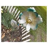 Flower speaker garden stake