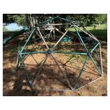 Metal jungle gym playground equipment