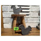 Wooden stool, squirrels (2)