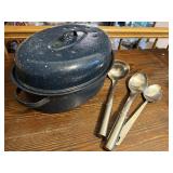 Enamelware roasting pan, Pampered Chef serving