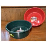 Plastic feed pans (2)