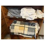 Bedding lot, fitted & flat sheets, pillowcases,