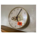 Battery operated wall clock