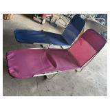 Folding lounge chairs (2)
