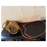 Black & Decker corded 5 1/2' circular saw