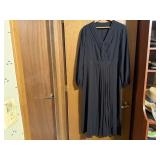 Black long sleeved plus sized womenï¿½s dress
