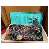 Tote of menï¿½s dress neck ties