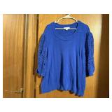 Liz Claiborne blue crew neck sweater