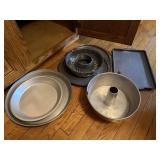 Baking pans, bundt pan, cookie sheets, pizza pans