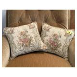Floral throw pillows (2)