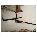Primitive levered tong