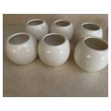 White pottery pots (6)
