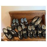Youth tap shoes ( 7 pairs)