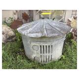 Round galvanized chicken brooder house