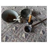 Pans, scoop, faucetd
