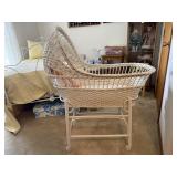 Wicker baby bassinet