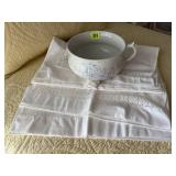 Dresser scarf, chamber pot