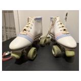 Roller skates, size 6, skate key