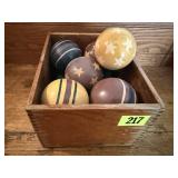 Dovetail box of decorative balls