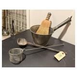 Pan, scoops, hand broom