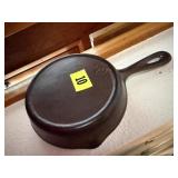 Cast iron skillet