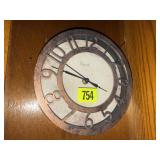 Battery operated wall clock