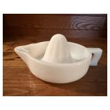 Milk glass juicer