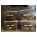 Tote of individual puzzles with box tops (4)