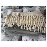 Throw blankets (3)