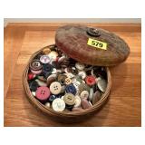 Chinese sewing basket, buttons