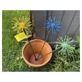 Nail garden flowers, clay flower pot