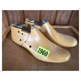 Wooden shoe forms