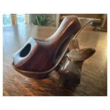 Dog pipe holder, wood carved pipe