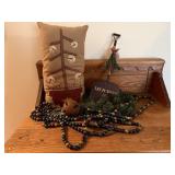 Beaded garland, jingle bell, decorative shovel,