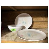Nordic ware bowls (2), vintage melmac plates (2)