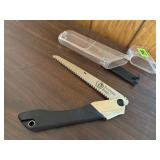 Folding hand saw