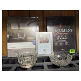 Picture frames (3), glass dishes (2)