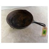 Cast iron skillet